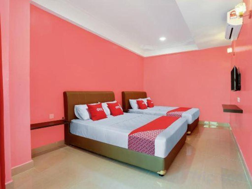Oyo 89387 Sun Keerana Hotel Klang Exterior foto