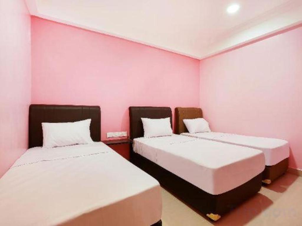 Oyo 89387 Sun Keerana Hotel Klang Exterior foto