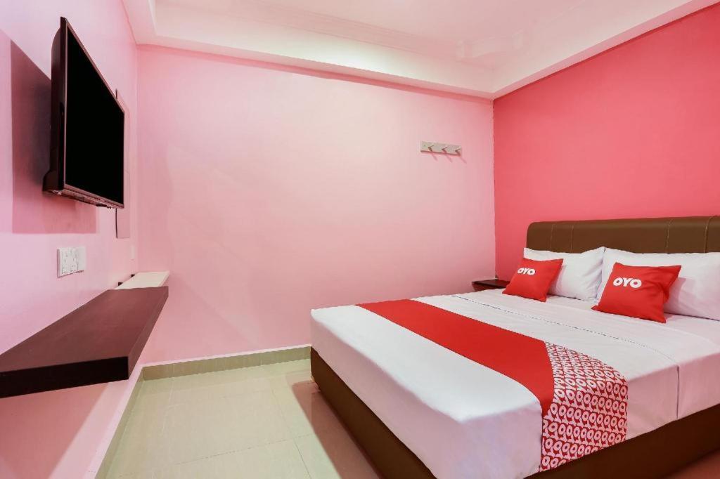 Oyo 89387 Sun Keerana Hotel Klang Exterior foto
