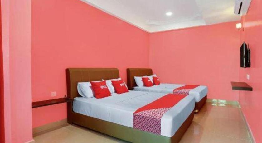 Oyo 89387 Sun Keerana Hotel Klang Exterior foto