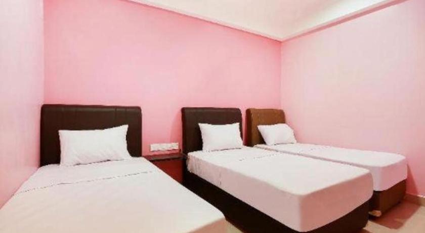 Oyo 89387 Sun Keerana Hotel Klang Exterior foto