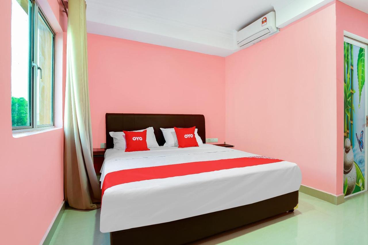 Oyo 89387 Sun Keerana Hotel Klang Exterior foto