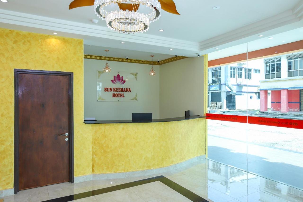 Oyo 89387 Sun Keerana Hotel Klang Exterior foto