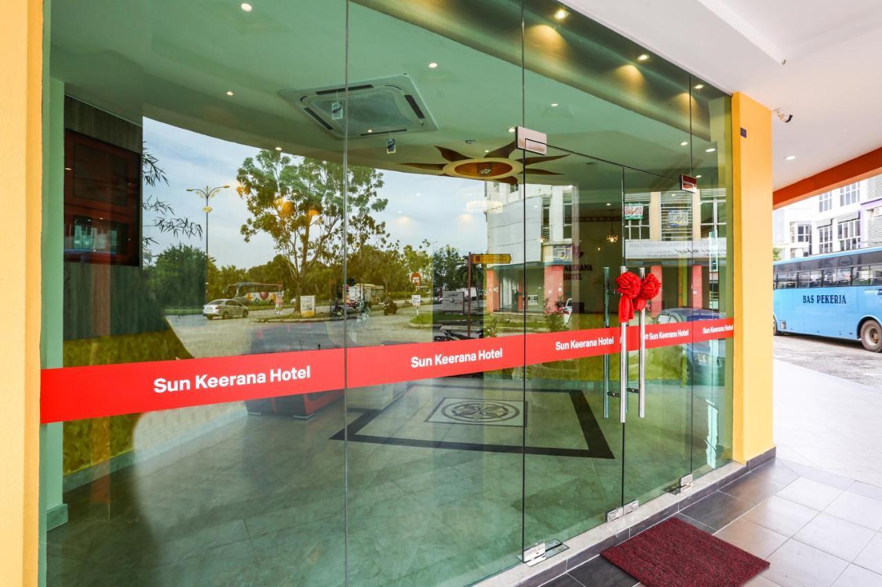Oyo 89387 Sun Keerana Hotel Klang Exterior foto